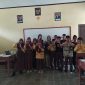 Kegiatan Pelatihan Bahasa Inggris di MI Muhammadiyah Sanggrahan oleh Perwakilan dari Anggota Kelompok KKN. (Foto: Dokumentasi Pribadi KKN-T Kelompok 100 UNS)