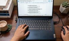 Ancaman di Balik Rutinitas Kerja: Mengungkap Risiko Carpal Tunnel Syndrome pada Pekerja Modern
