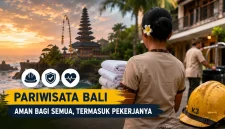 Ilustrasi pekerja sektor pariwisata di Bali dengan latar kawasan wisata dan simbol keselamatan kerja. (GG)