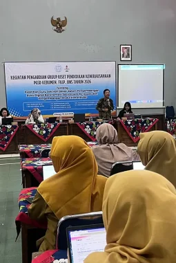 FKIP UNS Dorong Transformasi Pembelajaran Digital di SD melalui Pelatihan Guru Cilacap Utara
