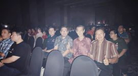 Jajaran DPD GEMABUDHI Sulawesi Selatan bersama tokoh umat Buddha mengikuti perayaan HUT Vihara Maitreya Makassar bertajuk “Simfoni Cahaya” di Gammara Hotel Makassar, Minggu (21/6/2026), sebagai momentum mempererat persaudaraan dan semangat kebersamaan. Foto: Pribadi