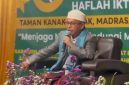 Pimpinan Pondok Pesantren Nurul Huda, Drs. KH. Abdul Aziz, juga menyampaikan pesan kepada para santri dalam puncak Milad ke-43 Pondok Pesantren Nurul Huda Yaspin Sukabumi, Kamis (25/6/2026). Foto: Tim Media Pesantren Nurul Huda