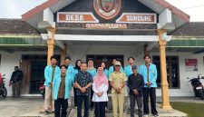 Dokumentasi Tim Hibah JARPAK UNS bersama perangkat Desa Sumbung usai pelaksanaan kajian potensi dan pengembangan wilayah di Kantor Desa Sumbung, Boyolali.