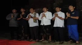 Khidmat dalam kebersamaan. GEMABUDHI Blitar bersama umat Buddha menggelar Puja Uposatha Bulan Gelap di Candi Kalicilik sebagai wujud penguatan spiritual dan komitmen melestarikan warisan budaya Buddhis.