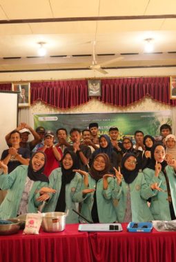 Limbah Serbuk Gergaji di Klaten Disulap Jadi Briket Arang, Mahasiswa UNS Dorong Peluang Usaha Berbasis Energi Terbarukan