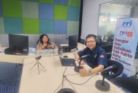 Ketua DPD GEMABUDHI Jawa Timur, Friski Fernando, saat menjadi narasumber dalam program “Beranda Asta Cita” RRI Pro 1 Surabaya 99,2 FM, Kamis (21/8/2026). (Dok. Pribadi)