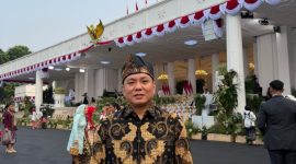 Ketua GEMABUDHI Jambi Ferry Firmansyah hadir dalam suasana peringatan HUT ke-81 Kemerdekaan Republik Indonesia. Mengenakan busana batik bernuansa hitam dan emas, ia turut membawa semangat kebangsaan untuk memperkuat persatuan, merawat keberagaman, dan mendorong generasi muda berkontribusi bagi bangsa. (Doc. Pribadi)