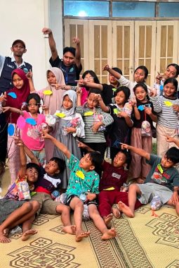 Bukan Sekadar Menulis Cita-Cita, KKN-PPM 18 UMBY Ajak Anak Dusun Bono Menentukan Langkah untuk Masa Depan