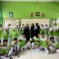 foto bersama siswa siswi SMK Sabilul Huda dan mahasiswa KKN UIN Walisongo Semarang mengenai edukasi kesehatan reproduksi sangat penting diserap oleh seluruh peserta didik tanpa memandang gender. (Doc. Pribadi)