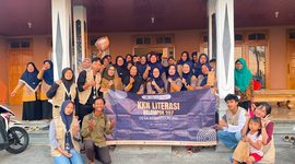 Dokumentasi bersama mahasiswa KKN Literasi UNS kelompok 297 Desa Segorogunung. Foto: Dok. Pribadi/KKN UNS Kelompok 297