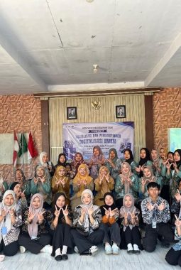 Mahasiswa KKN Dorong UMKM Sumberanyar Urus Legalitas dan Beralih ke Pembayaran Digital
