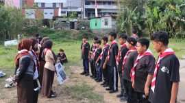 Mahasiswa Magang Kependidikan Terintegrasi (MKT) Universitas Tidar ikut berpartisi aktif mendampingi kegiatan Perkemahan Jumat-Sabtu atau PERJUSA yang dilaksanakan di SMP Negeri 13 Magelang pada tanggal 14 -15 Agustus 2026. (Dok. Pribadi/MKT Untidar SMPN 13 Magelang)