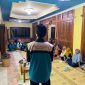 Cahyo selaku penanggung jawab program kerja memberikan materi edukasi budikdamber kepada ibu-ibu KWT Padukuhan Biro | Foto: Dok. KKN 10 UNS Seloharjo 2026