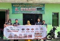 Mendukung SDGs ke-8, Mahasiswa KKN UNS Kelompok142 mendampingi lima UMKM di Desa Tegalgondo dalam memperkuat identitas dan media promosi usaha pada Selasa (11/8/2026). (Dok. Pribadi/KKN 142 UNS)