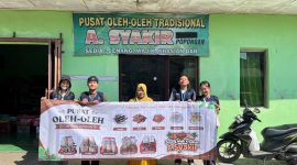 Mendukung SDGs ke-8, Mahasiswa KKN UNS Kelompok142 mendampingi lima UMKM di Desa Tegalgondo dalam memperkuat identitas dan media promosi usaha pada Selasa (11/8/2026). (Dok. Pribadi/KKN 142 UNS)