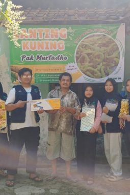 Dorong Daya Saing UMKM Desa Brunosari, KKN 214 UNS Inovasikan Produk dan Perkuat Identitas Kemasan
