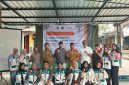 Dokumentasi bersama setelah pelaksanaan edukasi pengelolaan keuangan kepada pelaku usaha mikro, kecil, dan menengah (UMKM) Desa Ngablak melalui sosialisasi bertema “Cerdas Mengelola Keuangan, UMKM Lokal Berdaya, Ekonomi Berjaya”. Foto: Dok. Pribadi/KKN-T Kelompok 05 Universitas Alma Ata