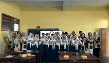 Dokumentasi Bersama dengan Siswa/i SMP PGRI 03 Wonosari dalam Kegiatan Pelatihan Microsoft Word. Foto: Dok. Pribadi/KKN 179 UNS