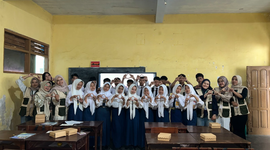 Dokumentasi Bersama dengan Siswa/i SMP PGRI 03 Wonosari dalam Kegiatan Pelatihan Microsoft Word. Foto: Dok. Pribadi/KKN 179 UNS