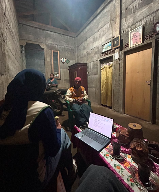 Wawancara bersama Pengrajin Bambu/Pelaku UMKM Kampung Deling. Foto: Dok. Pribadi/KKN 179 UNS