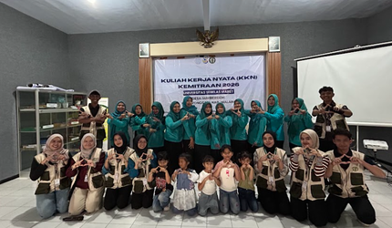 Dokumentasi Bersama Kelompok PKK Desa Sumberdem dalam Kegiatan Sosialisasi Pemanfaatan Cangkang Telur sebagai Pupuk Organik . Foto: Dok. Pribadi/KKN 179 UNS