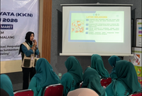 Pemaparan Materi mengenai Pemanfaatan Cangkang Telur sebagai Pupuk Organik. Foto: Dok. Pribadi/KKN 179 UNS